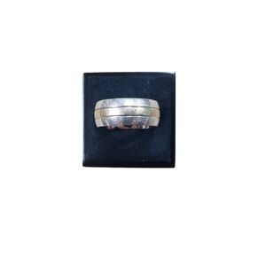 Vintage Size 6.75 Kauss Silver Gold Toned Center Band